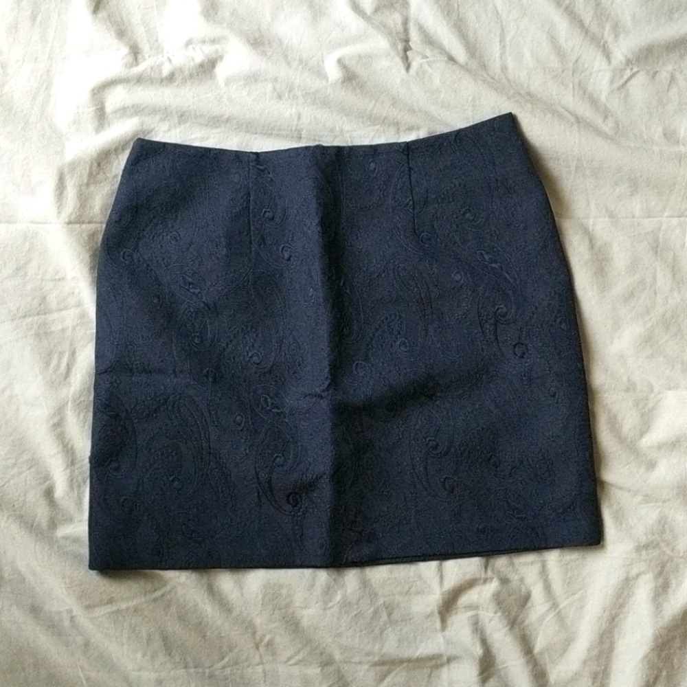 F21 peacock skirt in navy